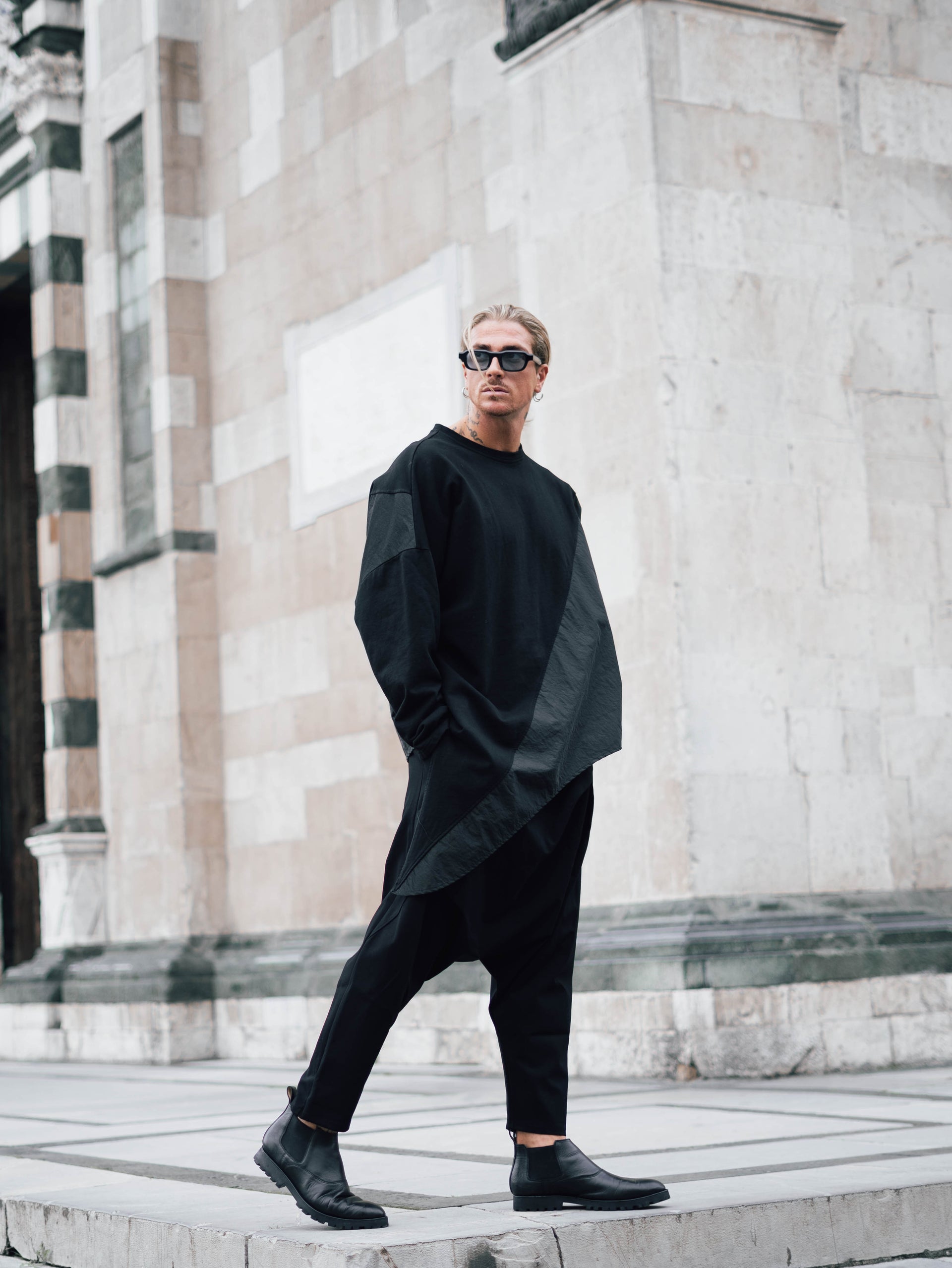 MAGLIA OVER ASIMMETRICA CON PUNTA