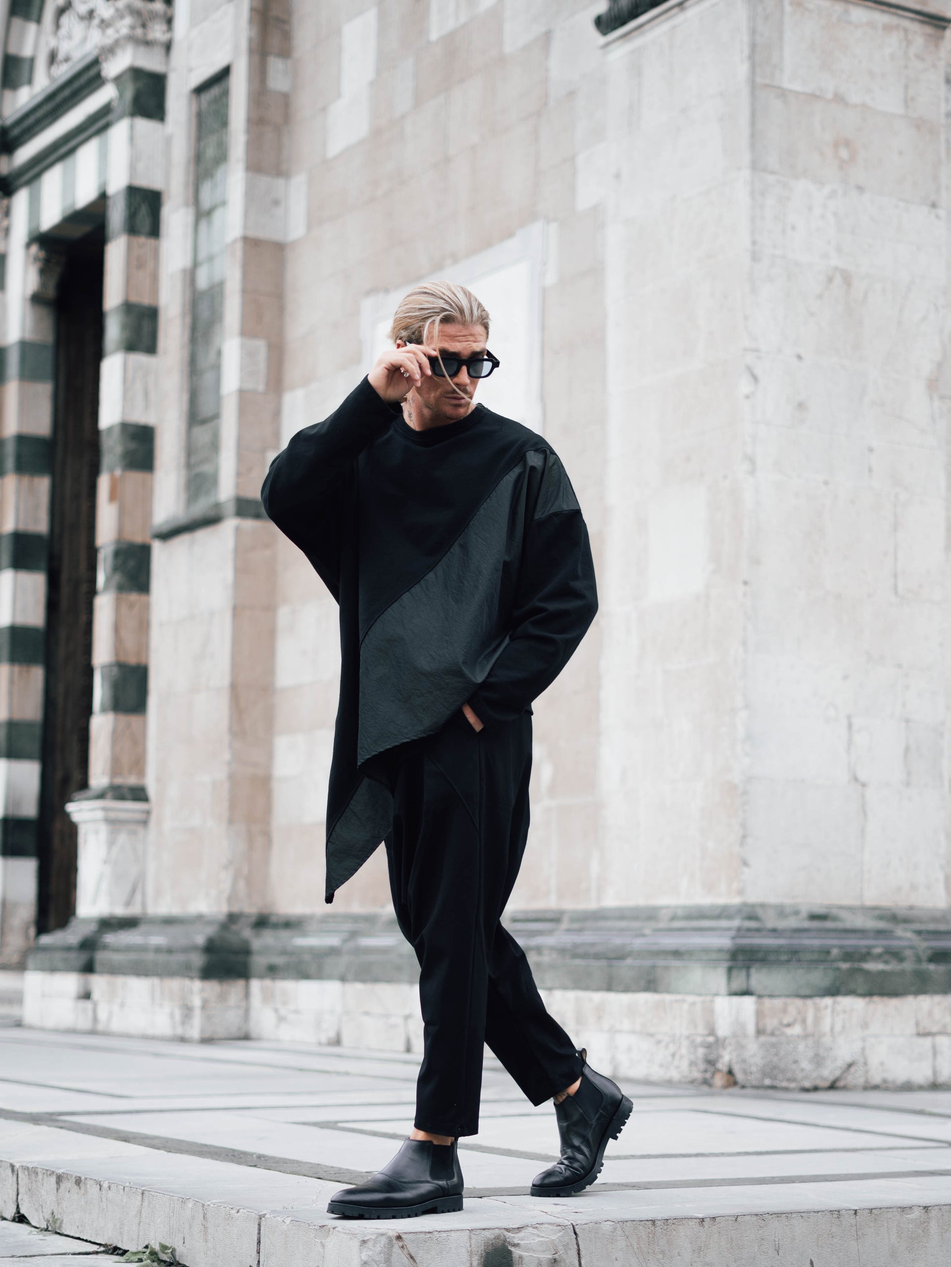 MAGLIA OVER ASIMMETRICA CON PUNTA