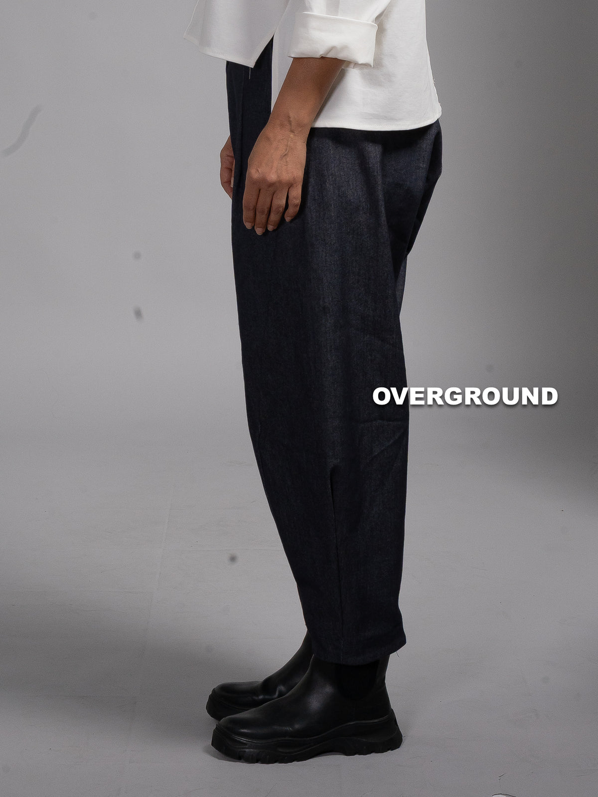 OVERSIZED TROUSERS WITH STITCHING ON THE LEG