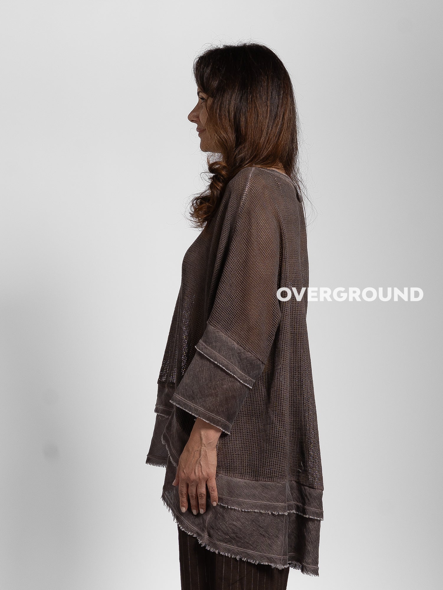 BLUSA OVER CON RETE BALZA IN FONDO