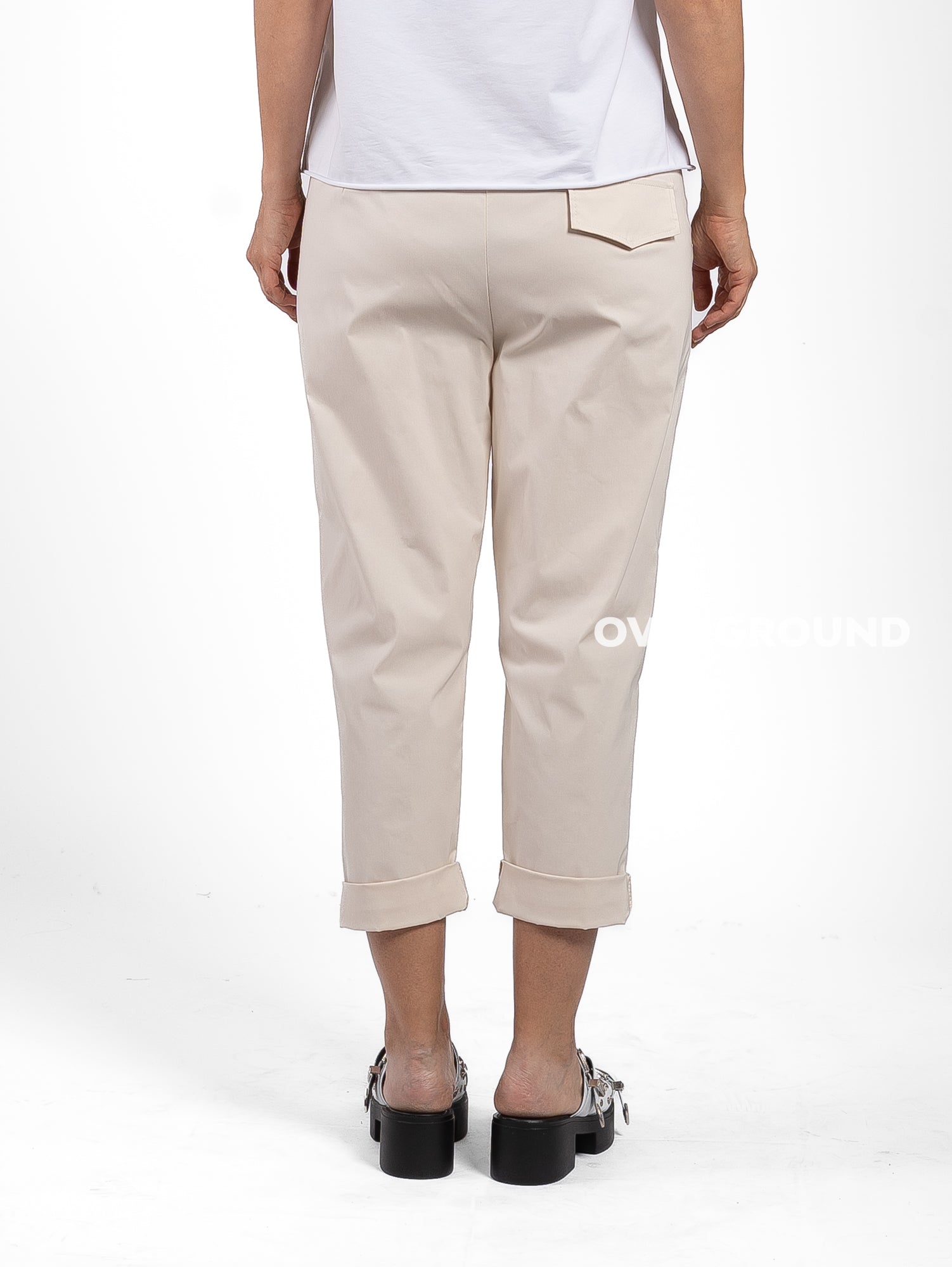 PANTALONE GAMBULE REGOLARE CON PATTINE E BOTTONI