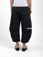 PANTALONE OVER RIGATO CON PATTINA E BOTTONE