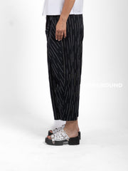 PANTALONE OVER RIGATO CON PATTINA E BOTTONE