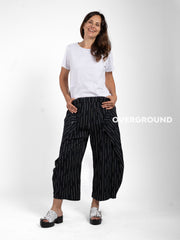 PANTALONE OVER RIGATO CON PATTINA E BOTTONE