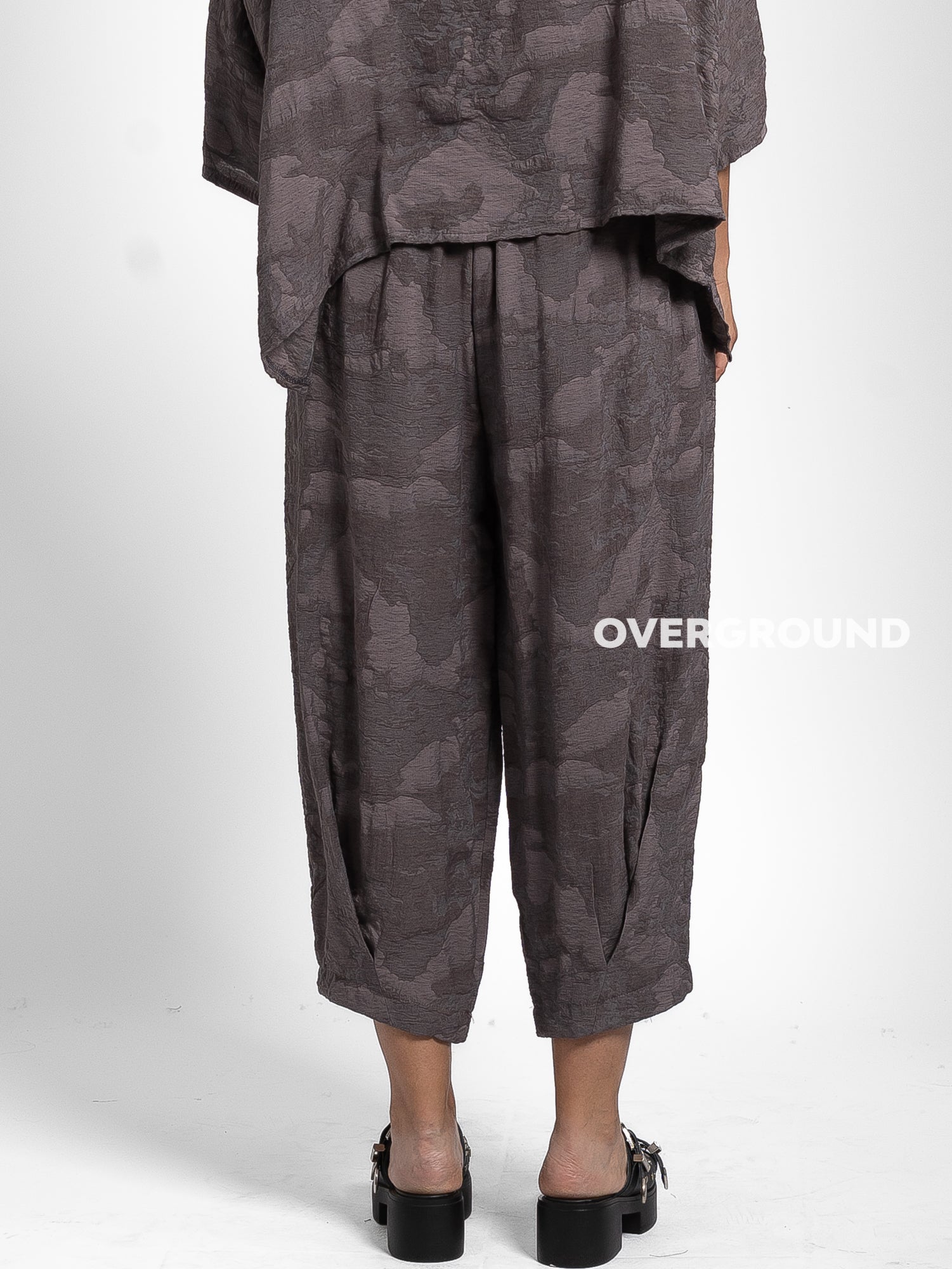 PANTALONE OVER CON TESSUTO LAVORATO