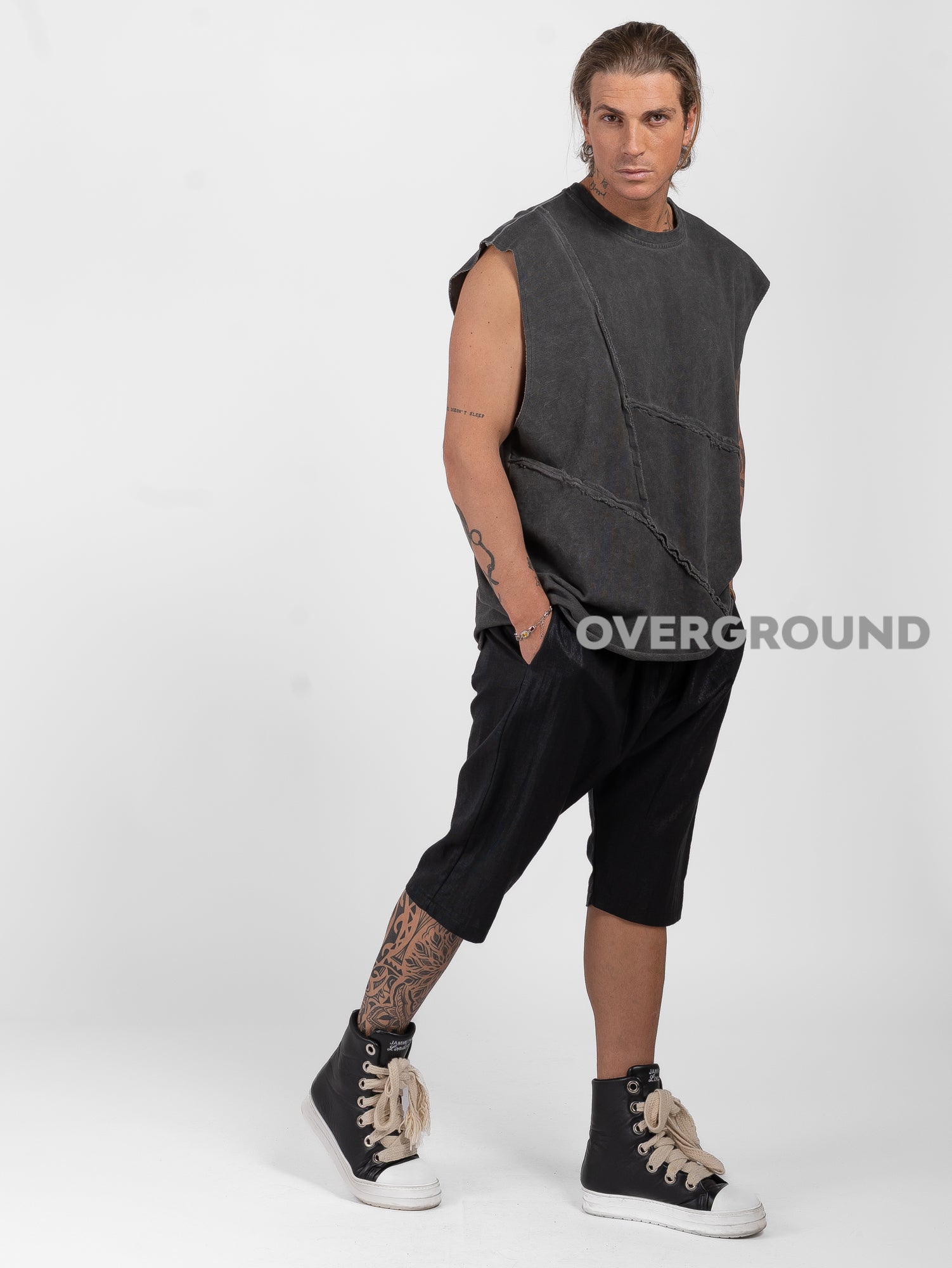 Pantalone corto a cavallo basso 3/4 - OVERGROUND STORE 