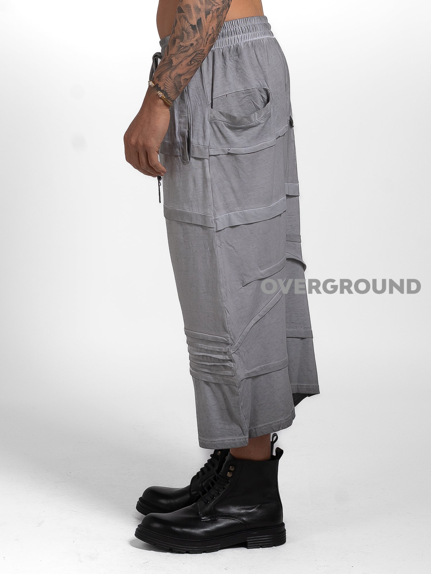 PANTALONE CORTO CAVALLO BASSO CON PIEGHE DAVANTI - OVERGROUND STORE 