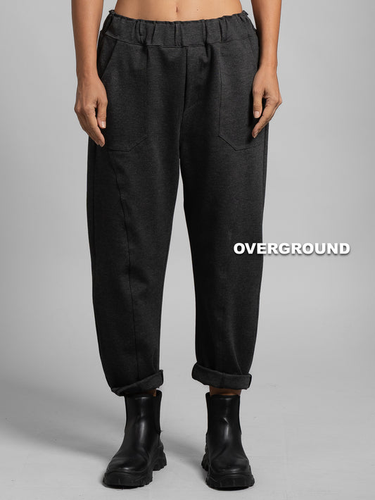 PANTALONE OVER CON TASCHE E CUCITURE SUL GAMBULE