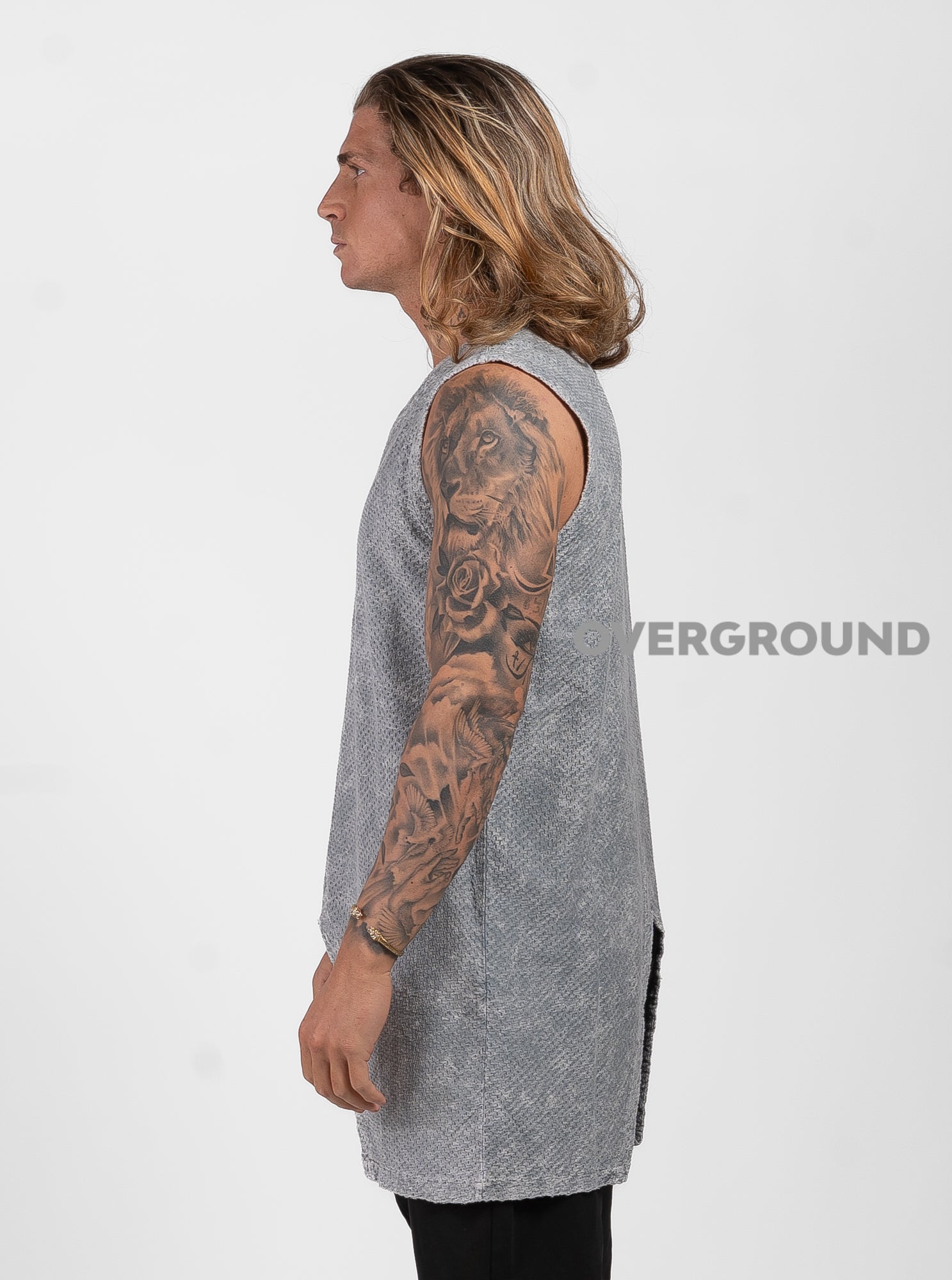 MAGLIA SMANICATA CON TAGLIO CENTRALE IN FONDO - OVERGROUND STORE 