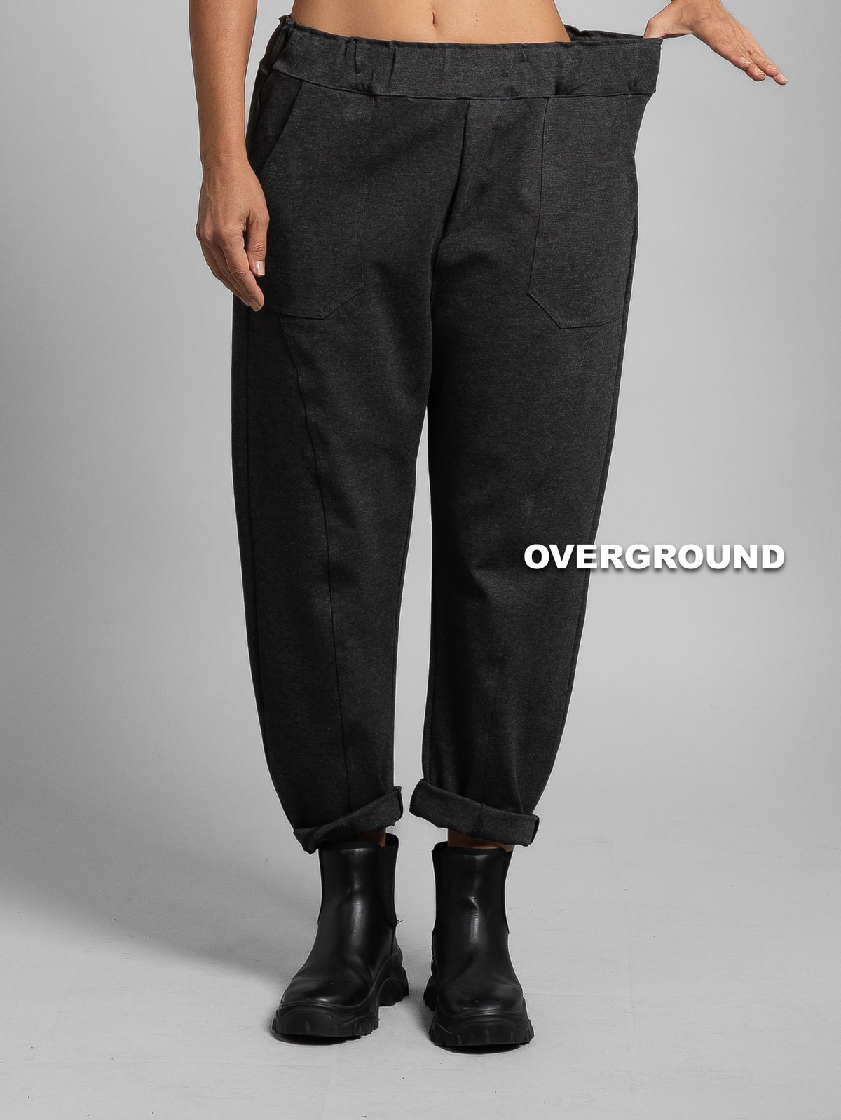 PANTALONE OVER CON TASCHE E CUCITURE SUL GAMBULE