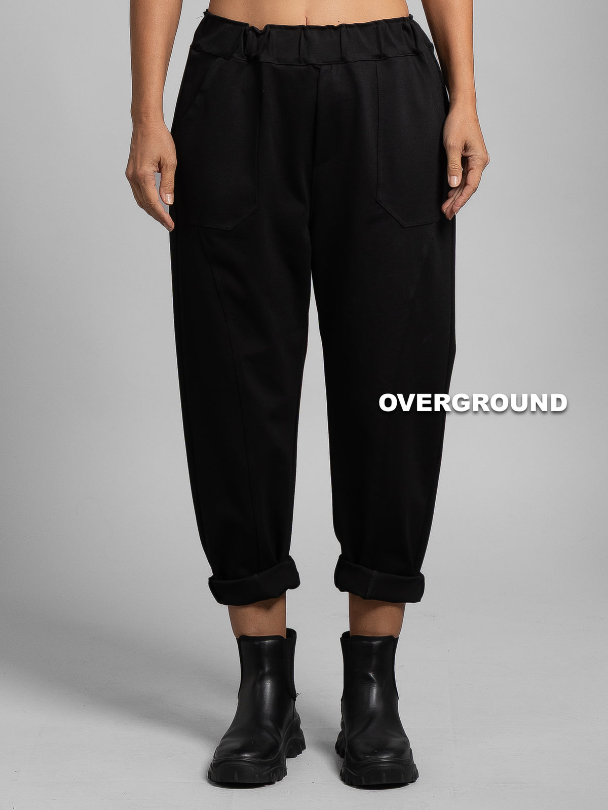 PANTALONE OVER CON TASCHE E CUCITURE SUL GAMBULE