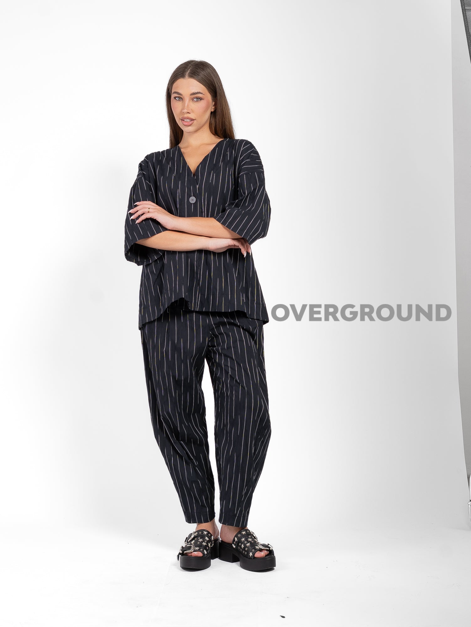 PANTALONE OVER RIGATO CON CUCITURE DAVANTI