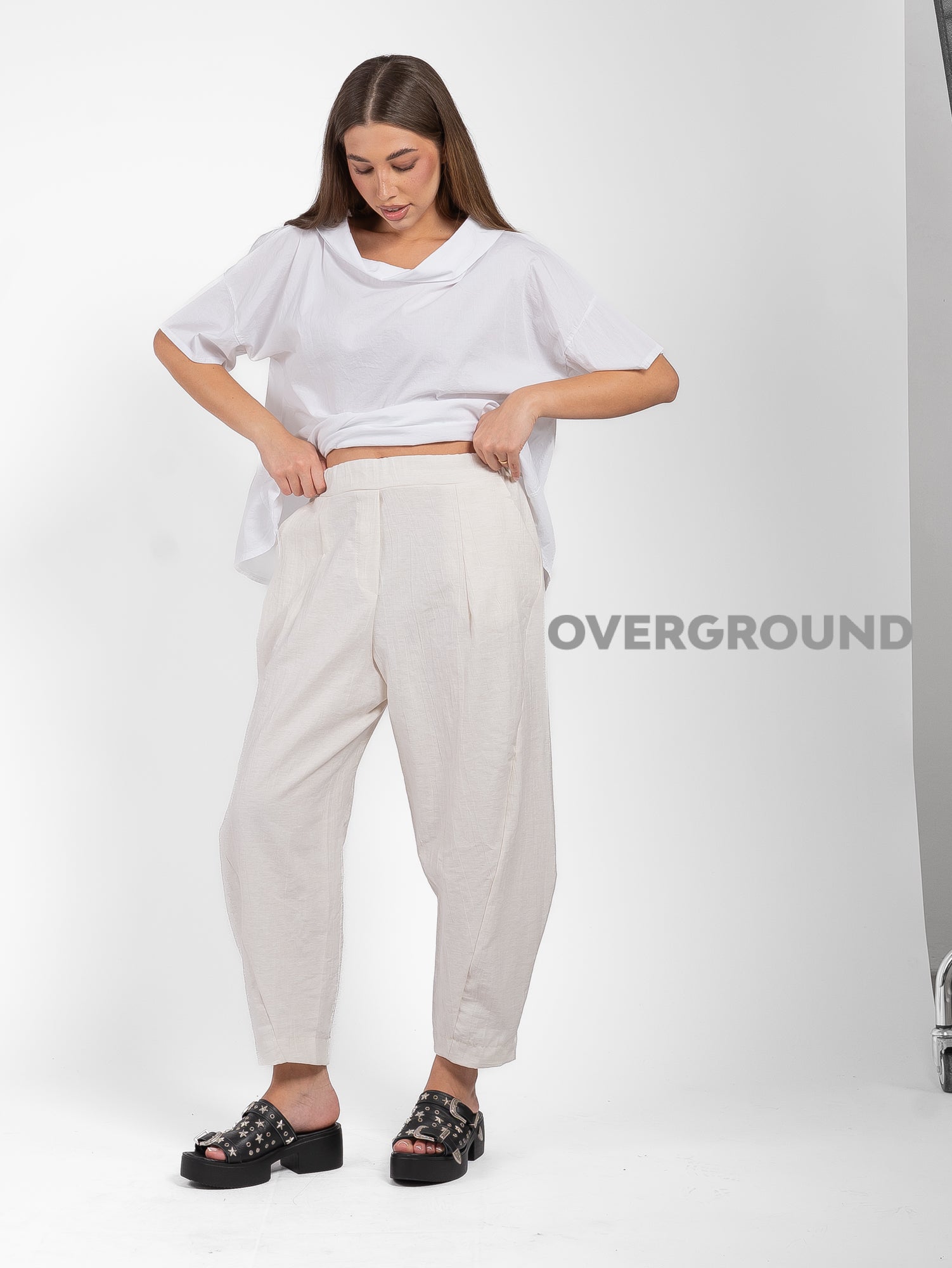 PANTALONE OVER LINO CON CUCITURE SUL GAMBULE