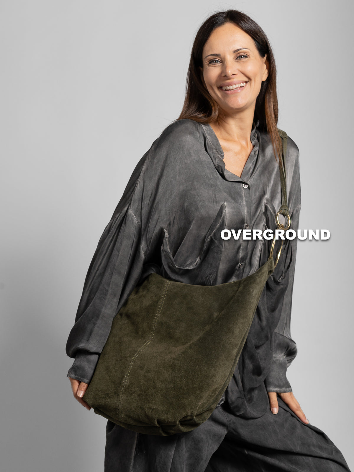 BORSA PELLE IN CAMOSCIO CON ANELLI ALLA TRACOLLA
