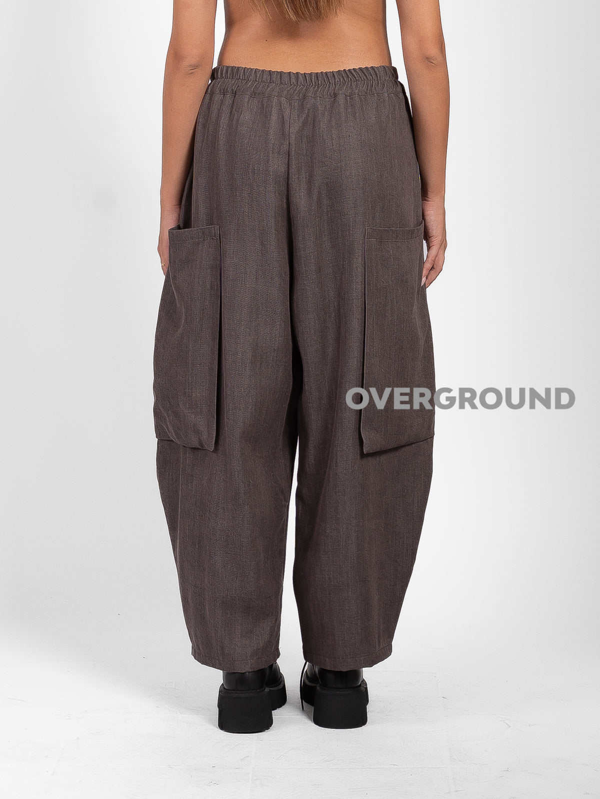 PANTALONE OVER GAMBULE LARGO E TASCONI DIETRO
