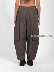 PANTALONE OVER GAMBULE LARGO E TASCONI DIETRO
