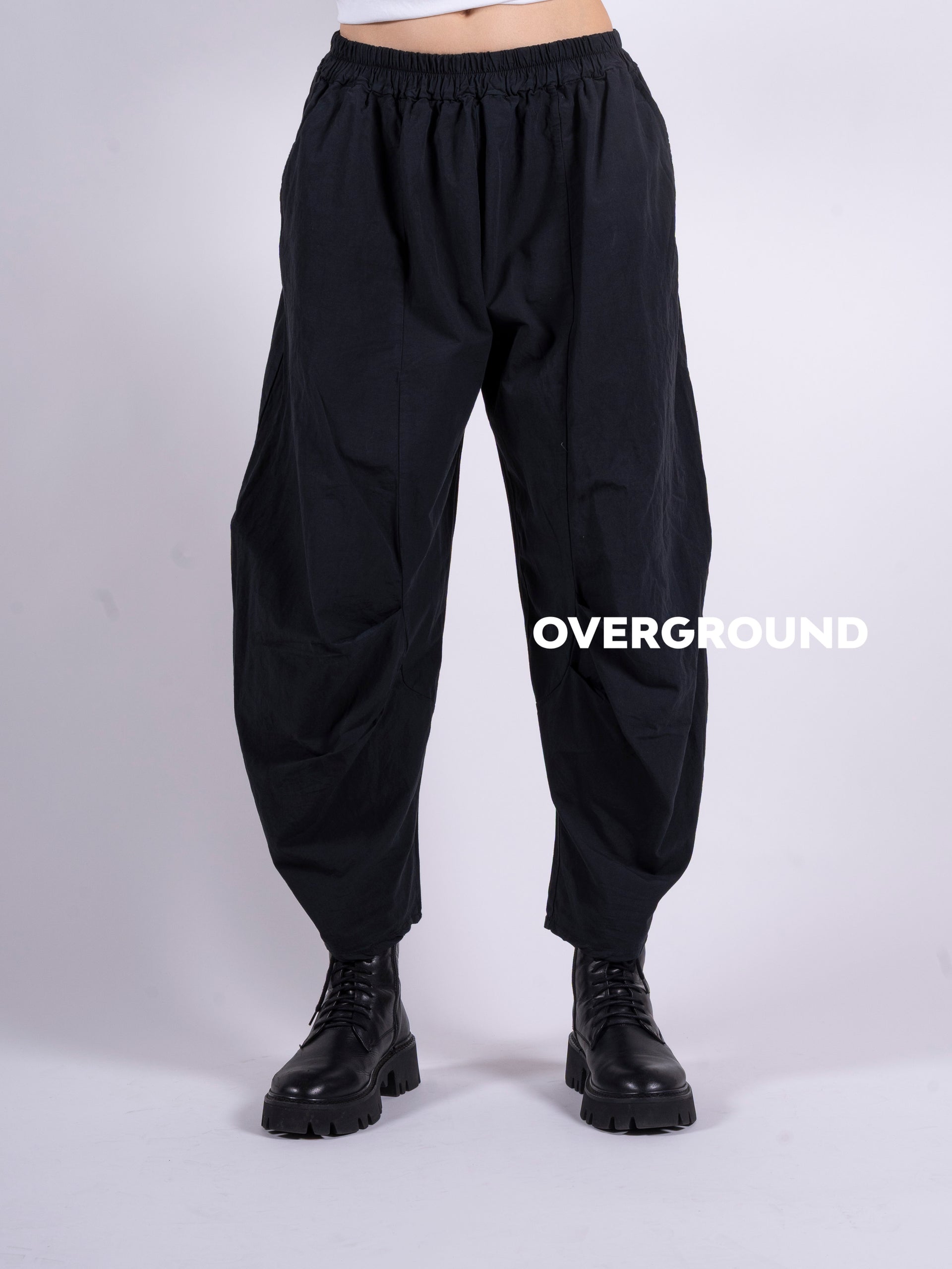 PANTALONE OVER CON RIPRESE IN FONDO