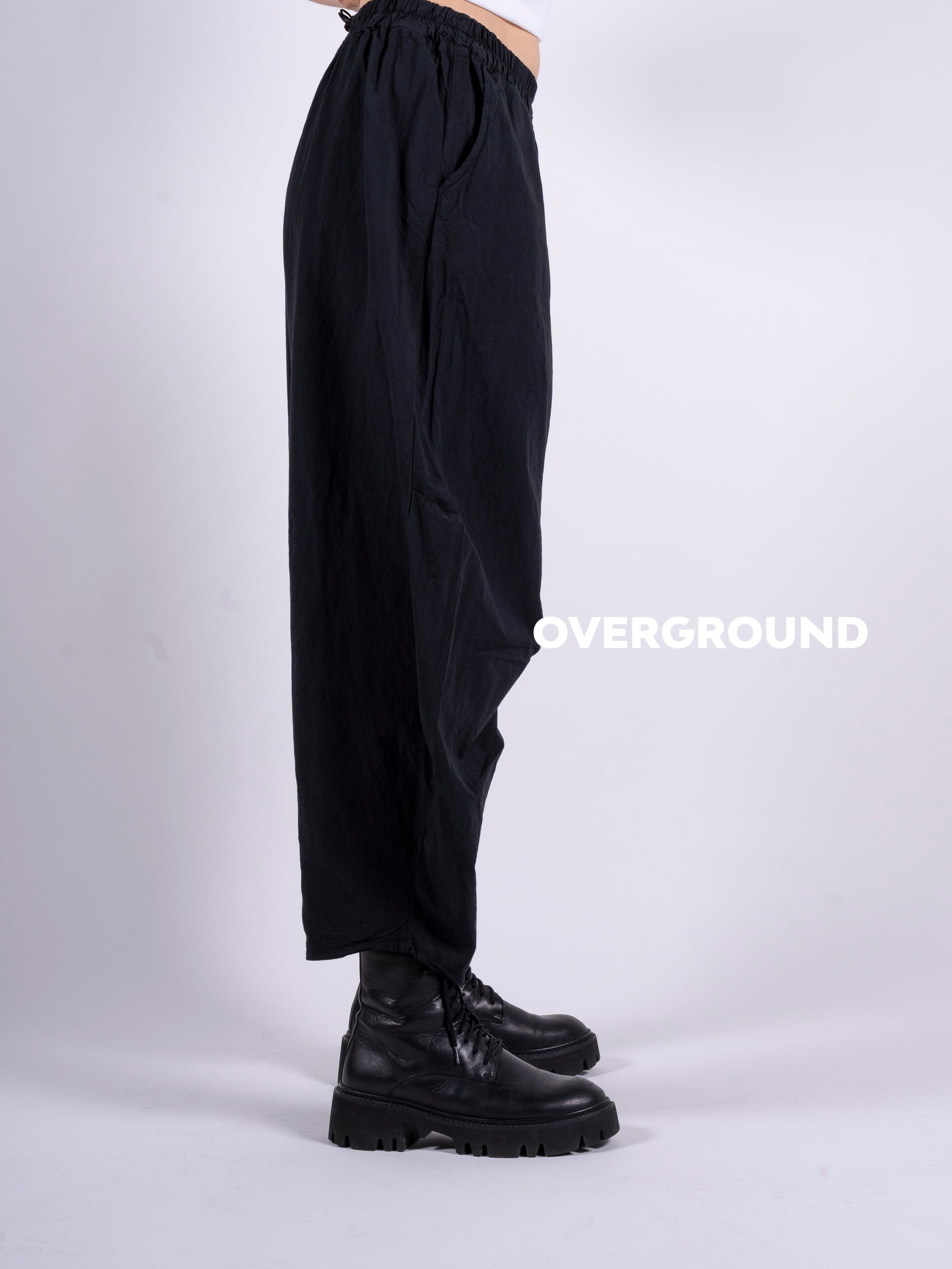 PANTALONE OVER CON RIPRESE IN FONDO