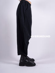 PANTALONE OVER CON RIPRESE IN FONDO