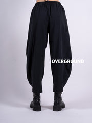 PANTALONE OVER CON RIPRESE IN FONDO
