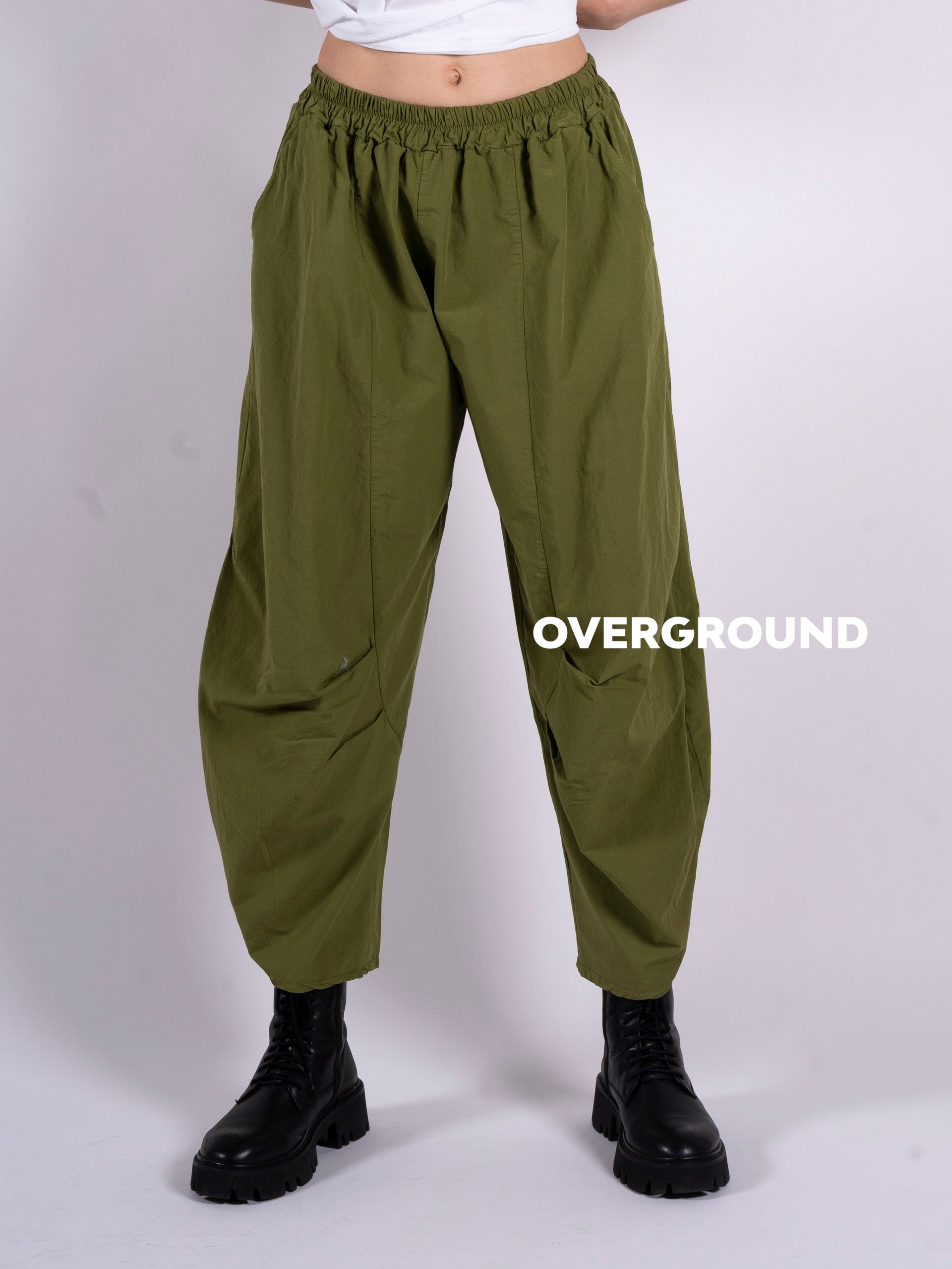 PANTALONE OVER CON RIPRESE IN FONDO