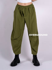 PANTALONE OVER CON RIPRESE IN FONDO