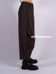 PANTALONE OVER CON RIPRESE IN FONDO
