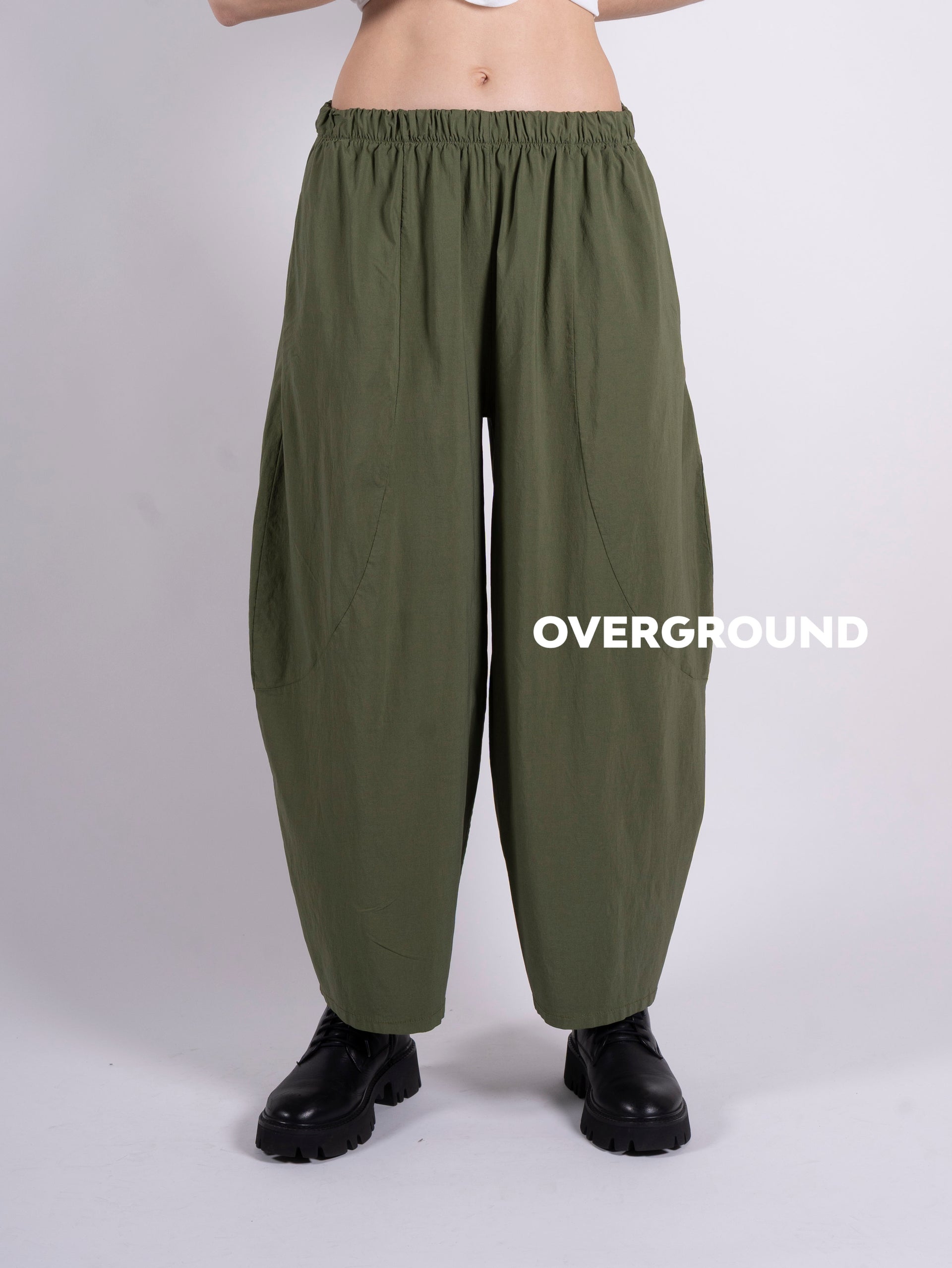 PANTALONE OVER CON CUCITURE SUL GAMBULE