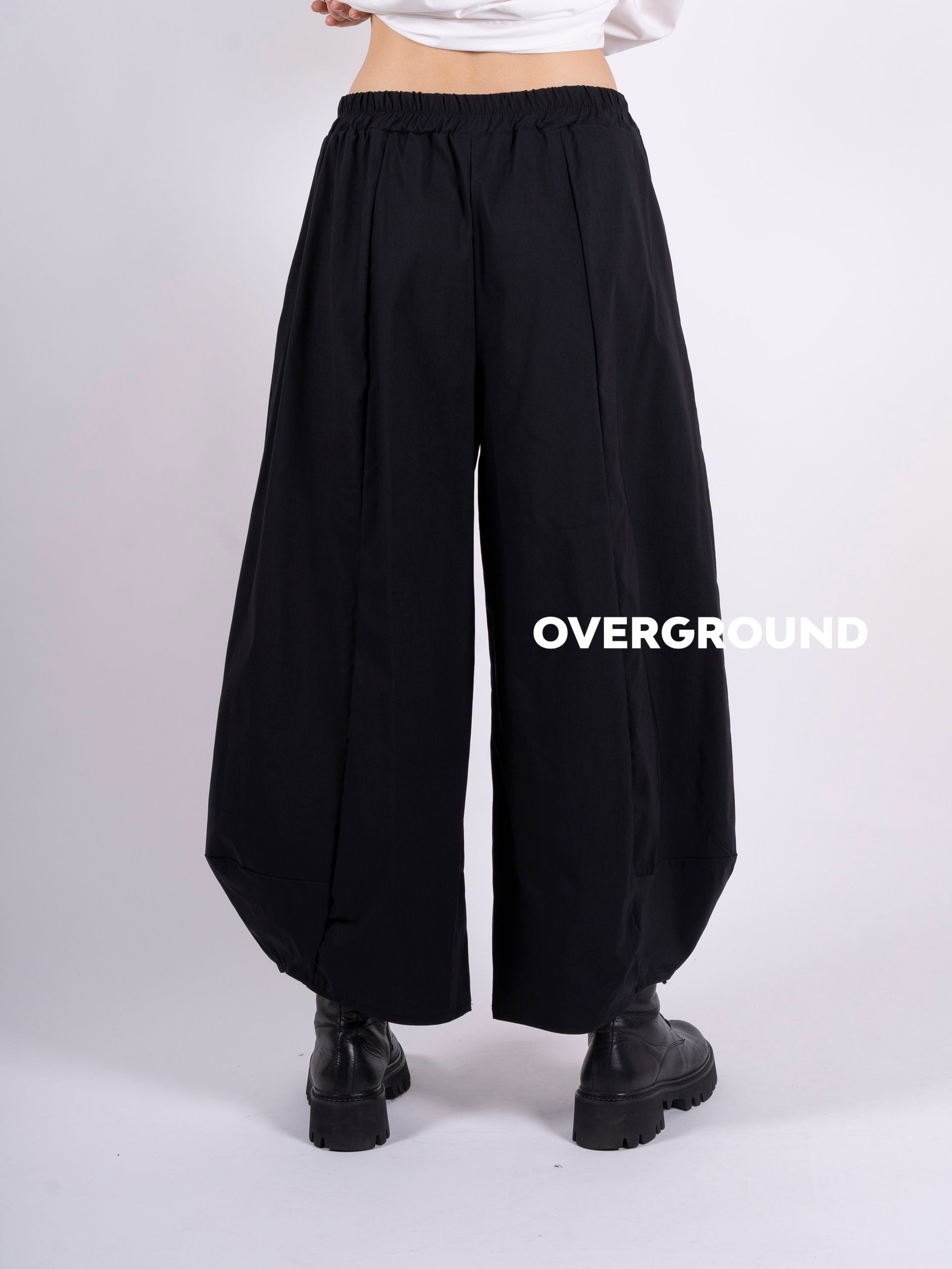PANTALONE OVER CON RIPRESA IN FONDO