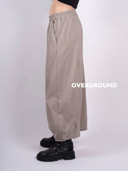 PANTALONE OVER CON RIPRESA IN FONDO