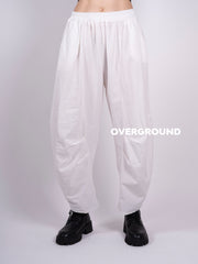 PANTALONE OVER CON RIPRESE IN FONDO