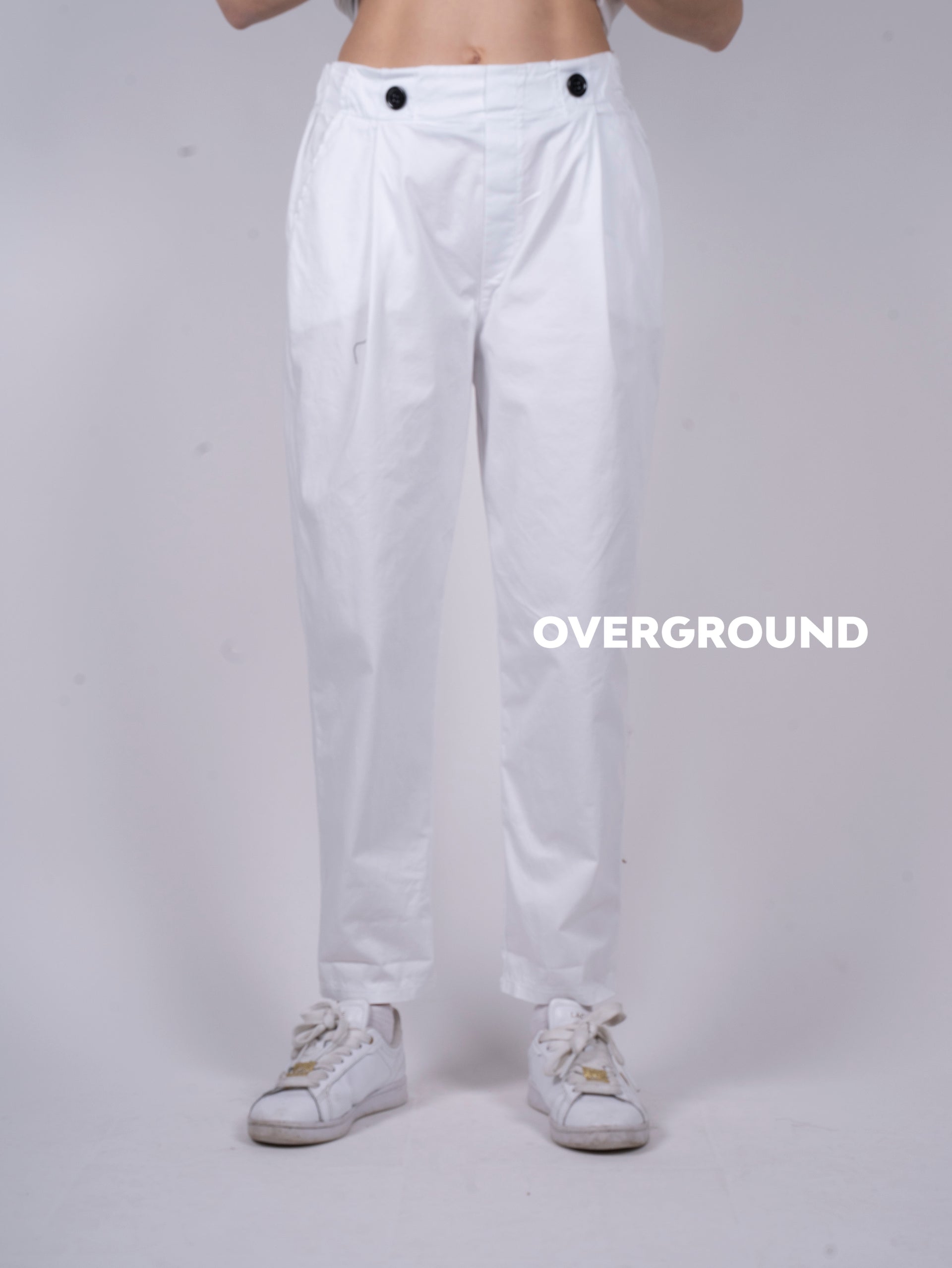 pantalone con gambule largo con bottone davanti