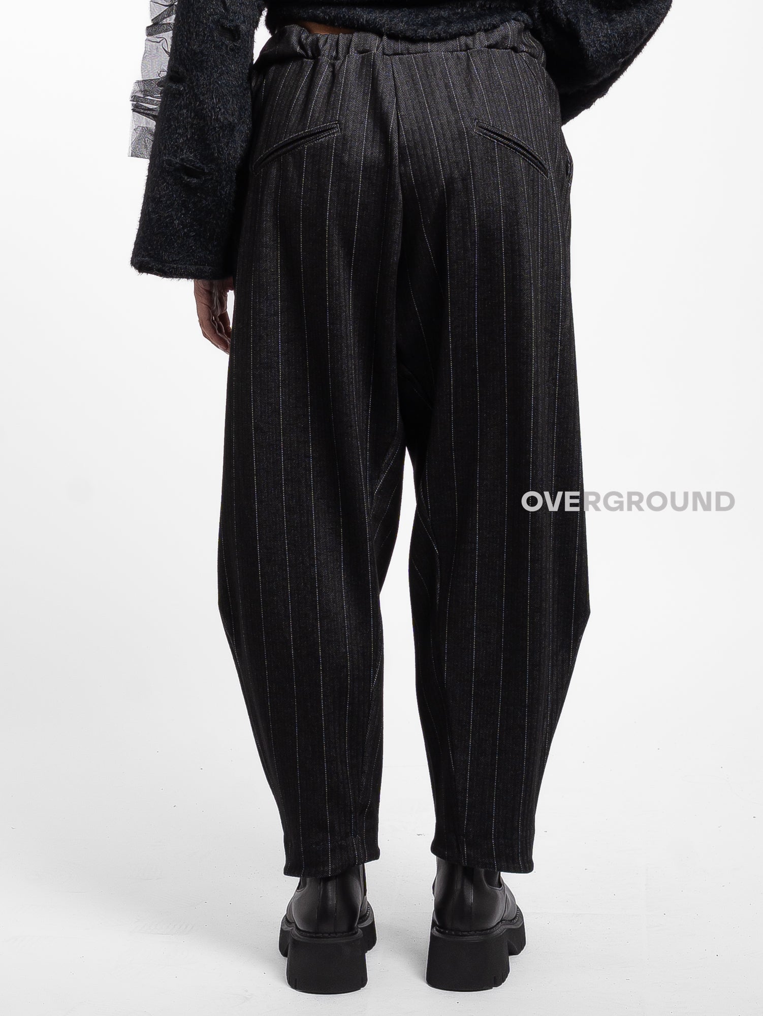 PANTALONE OVER RIGATO CON CUCITURE SUL GAMBULE