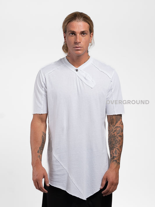 T-SHIRT CON BOTTONE