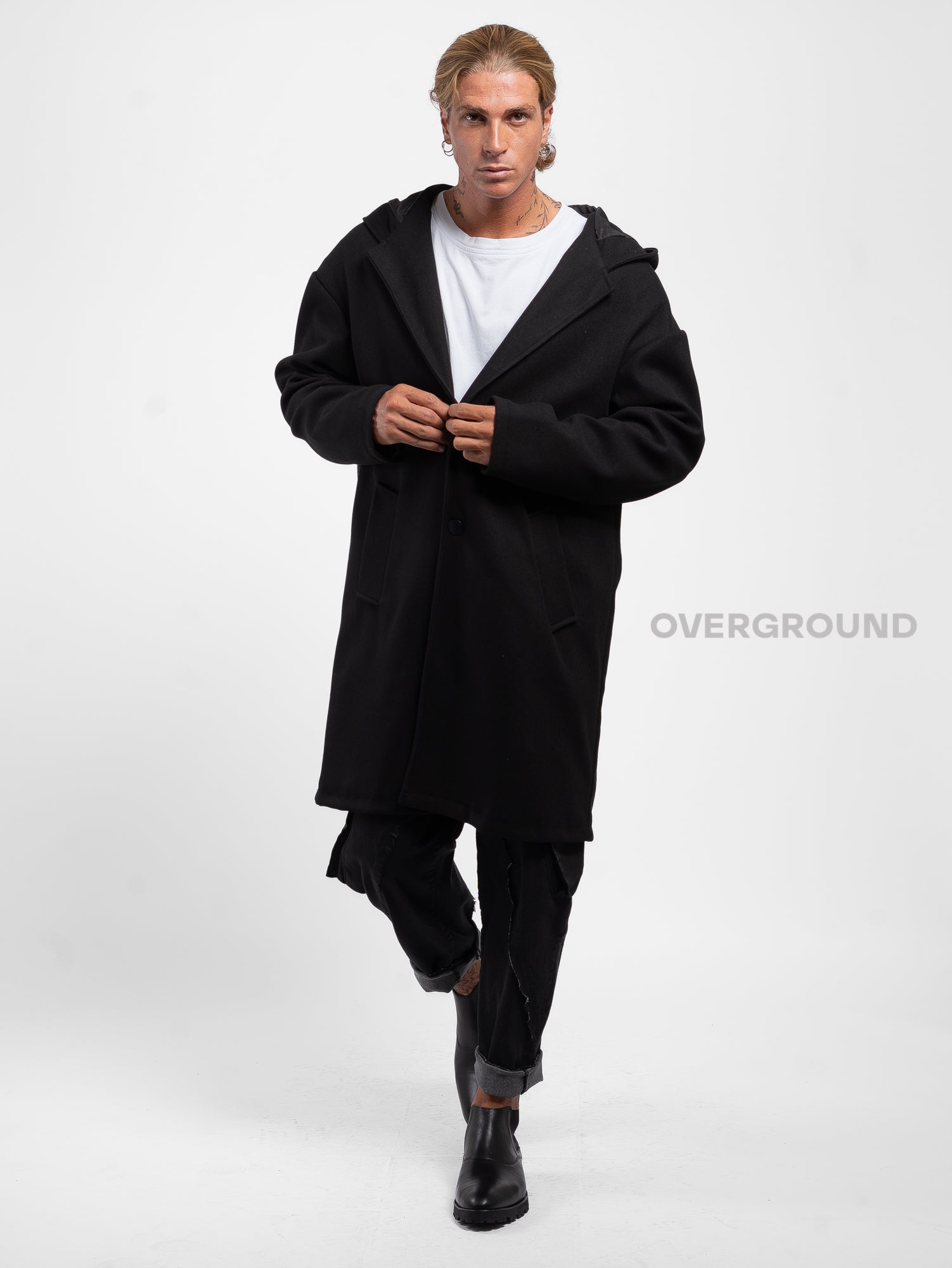 Cappotto over con cappuccio e chiusura due bottoni