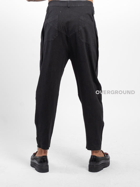 Pantalone largo con cinturino e tasche laterali