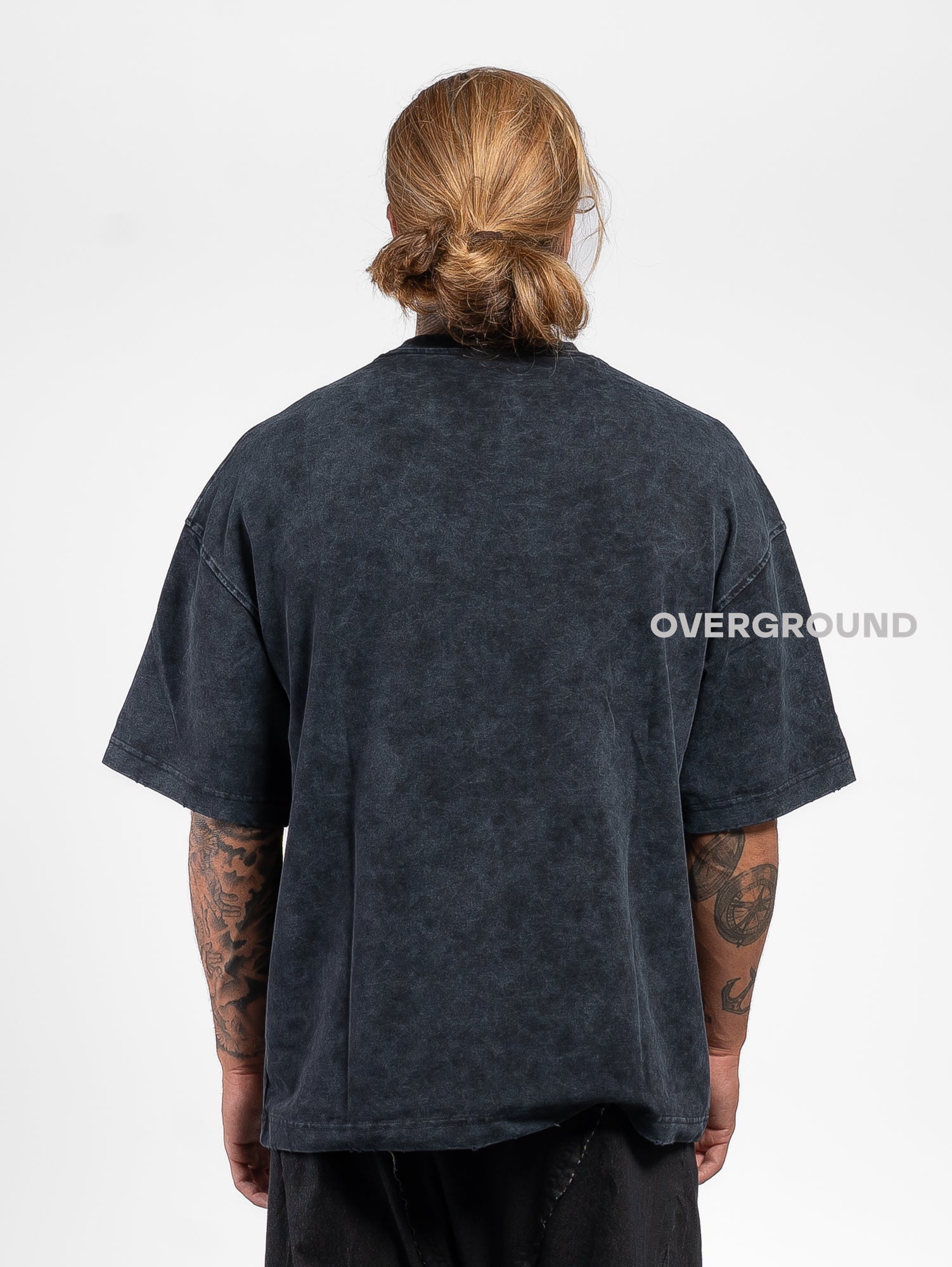 T- SHIRT OVER CON MANICHE LARGHE E TASCHINO