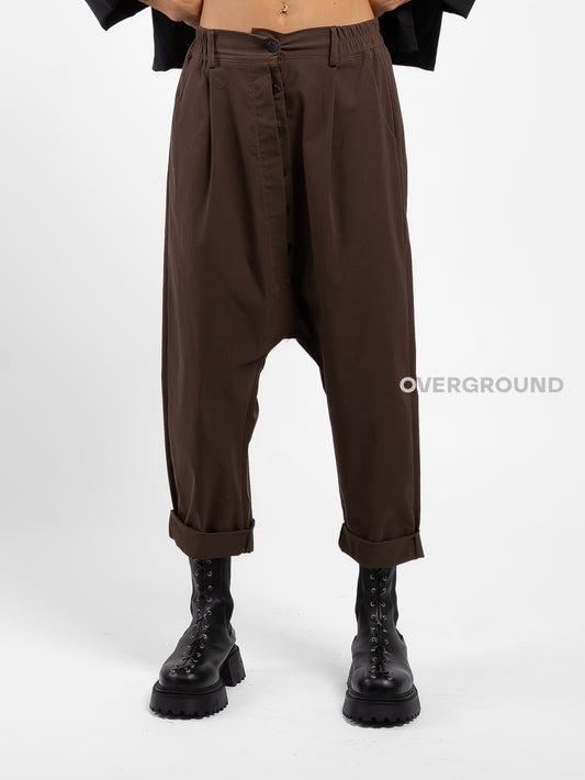 Low crotch trousers with buttons