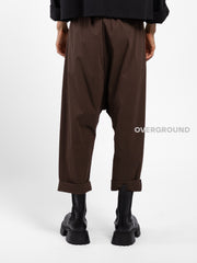 Low crotch trousers with buttons