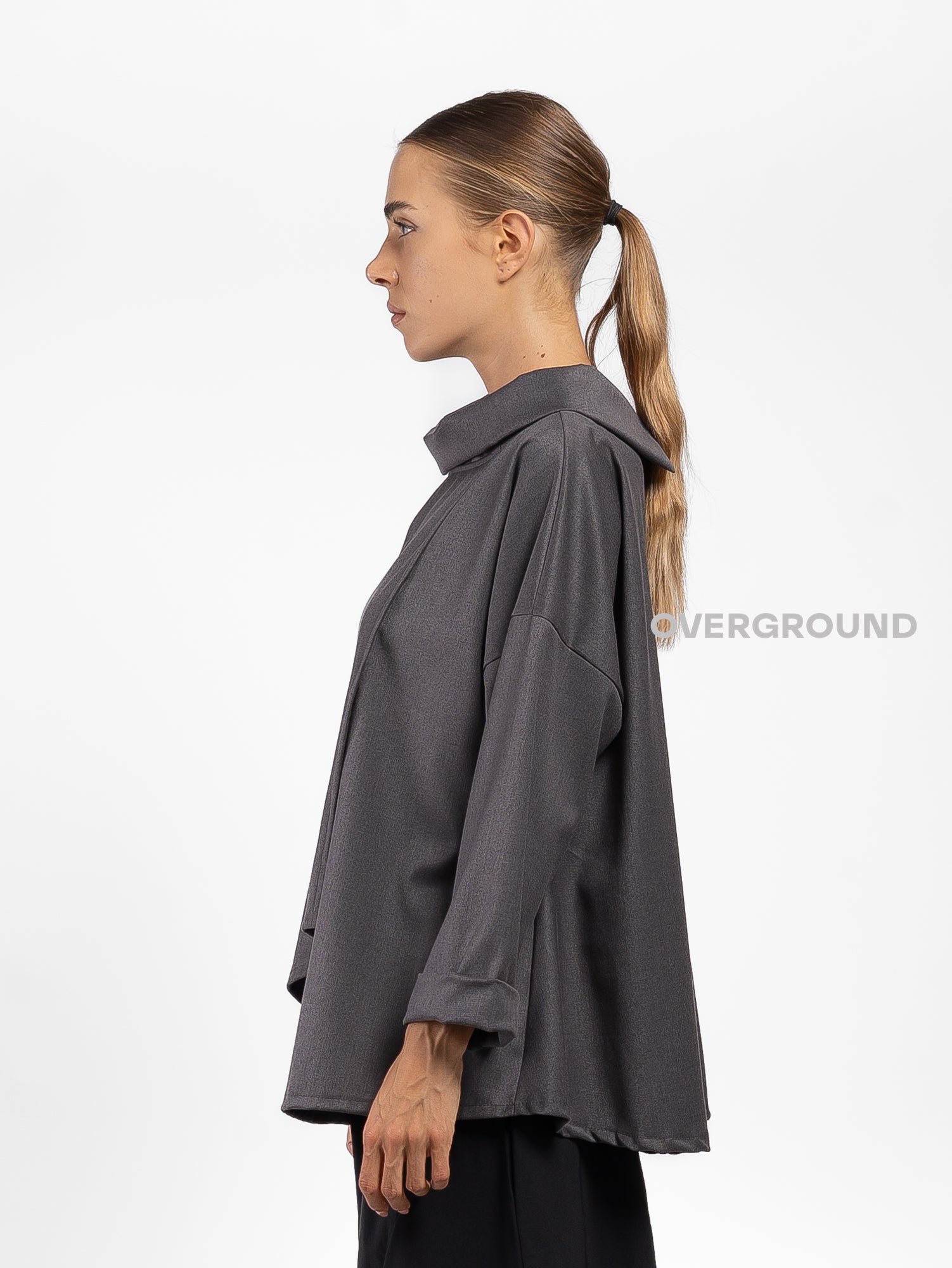 BLUSA OVER ASIMMETRICA CON COLLO A BARCA