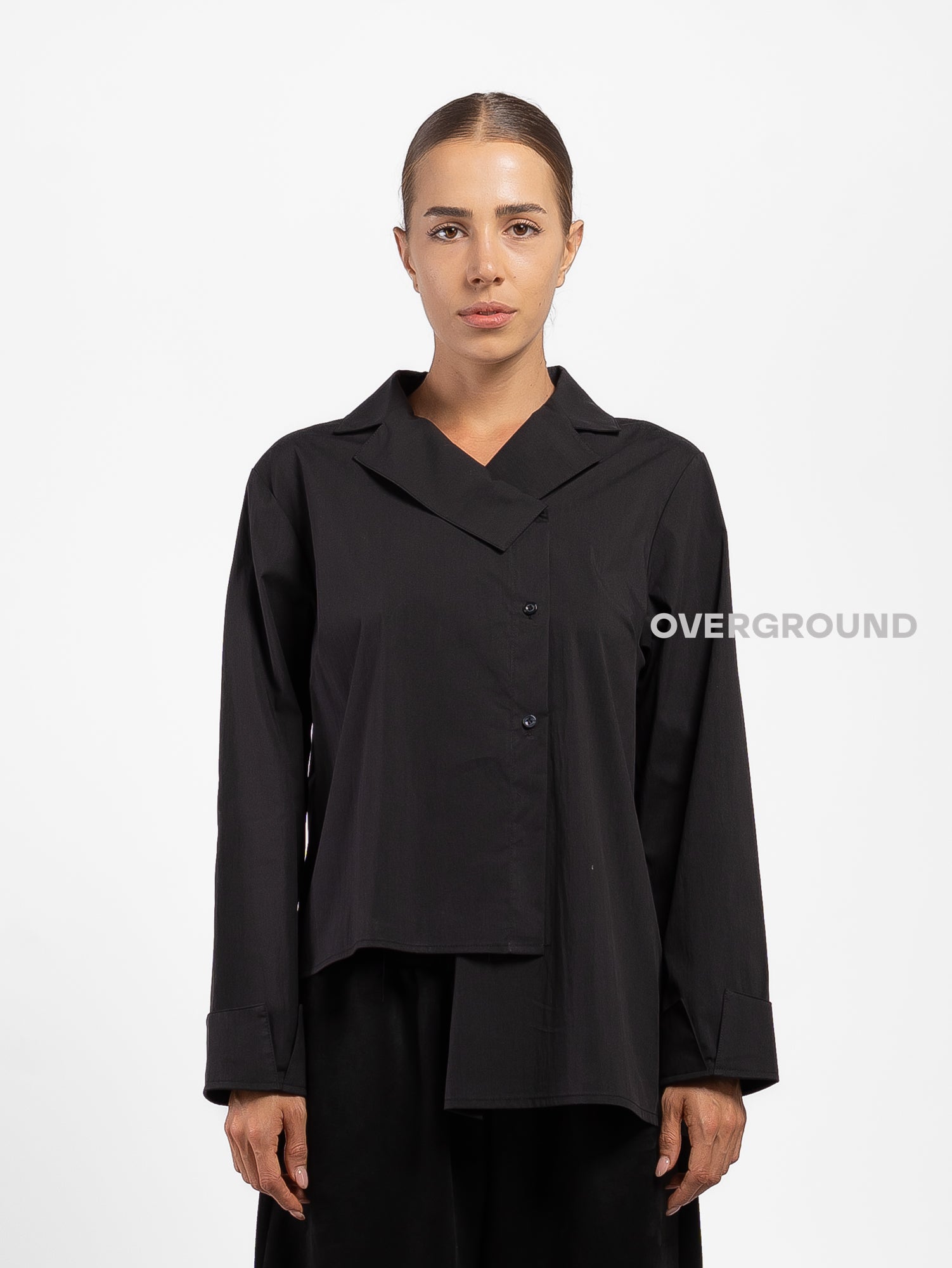 Camicia asimmetrica con spacco davanti
