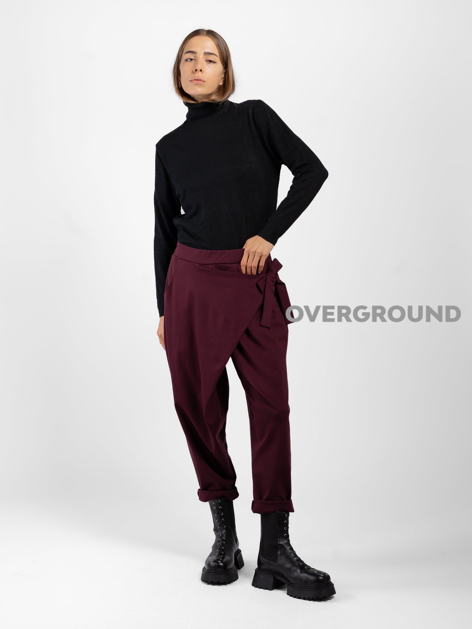 PANTALONE CON PATTINA E FIOCCO LATERALE