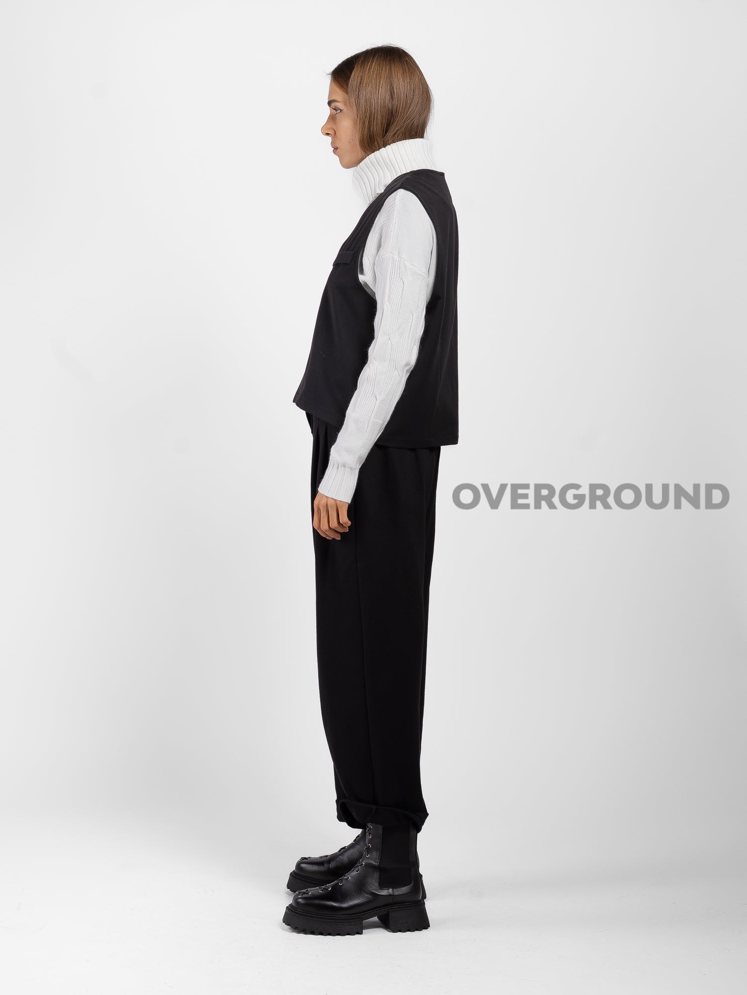 GILET CON ABBOTTONATURA ASIMMETRICA W