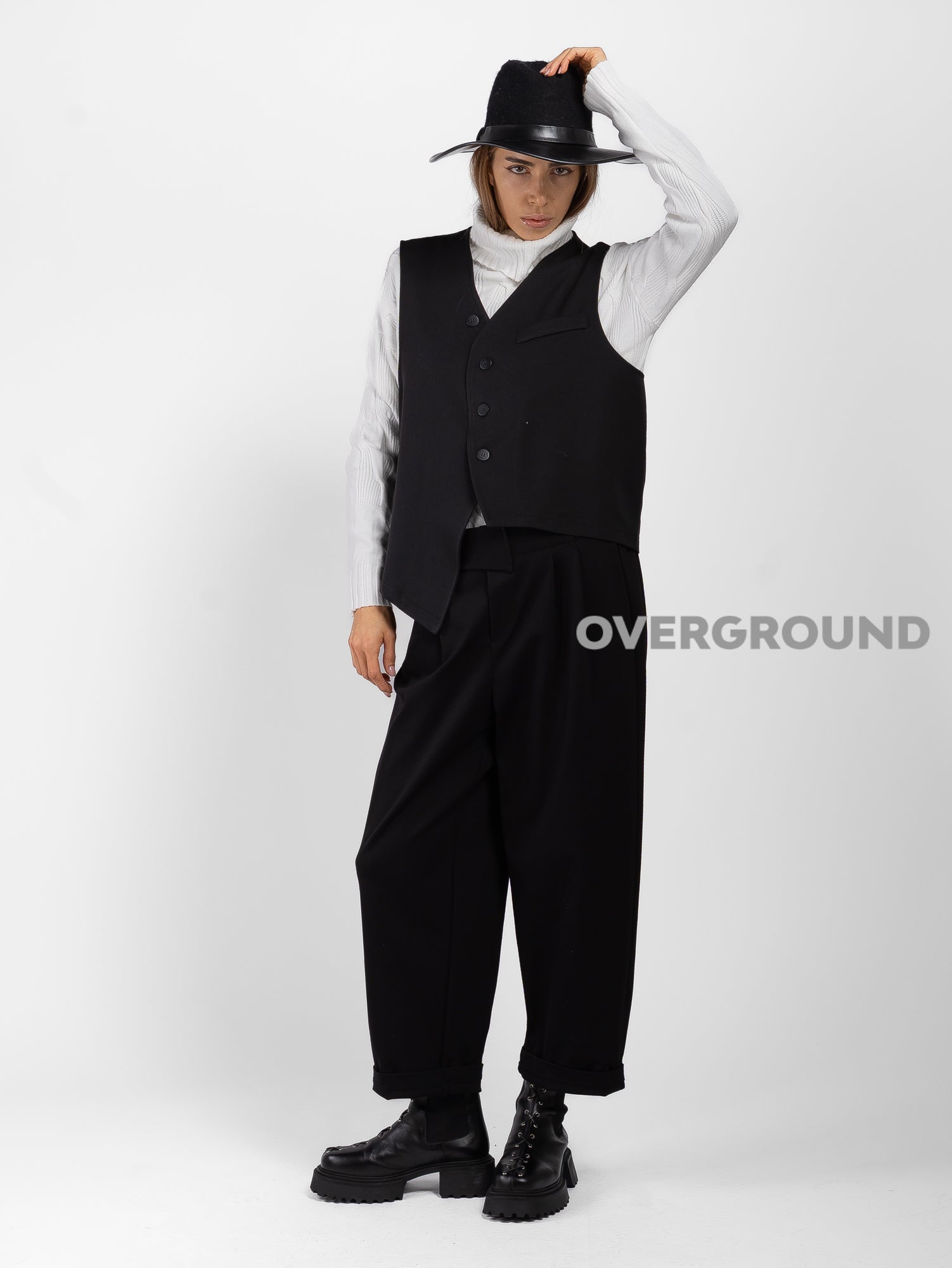 GILET CON ABBOTTONATURA ASIMMETRICA W