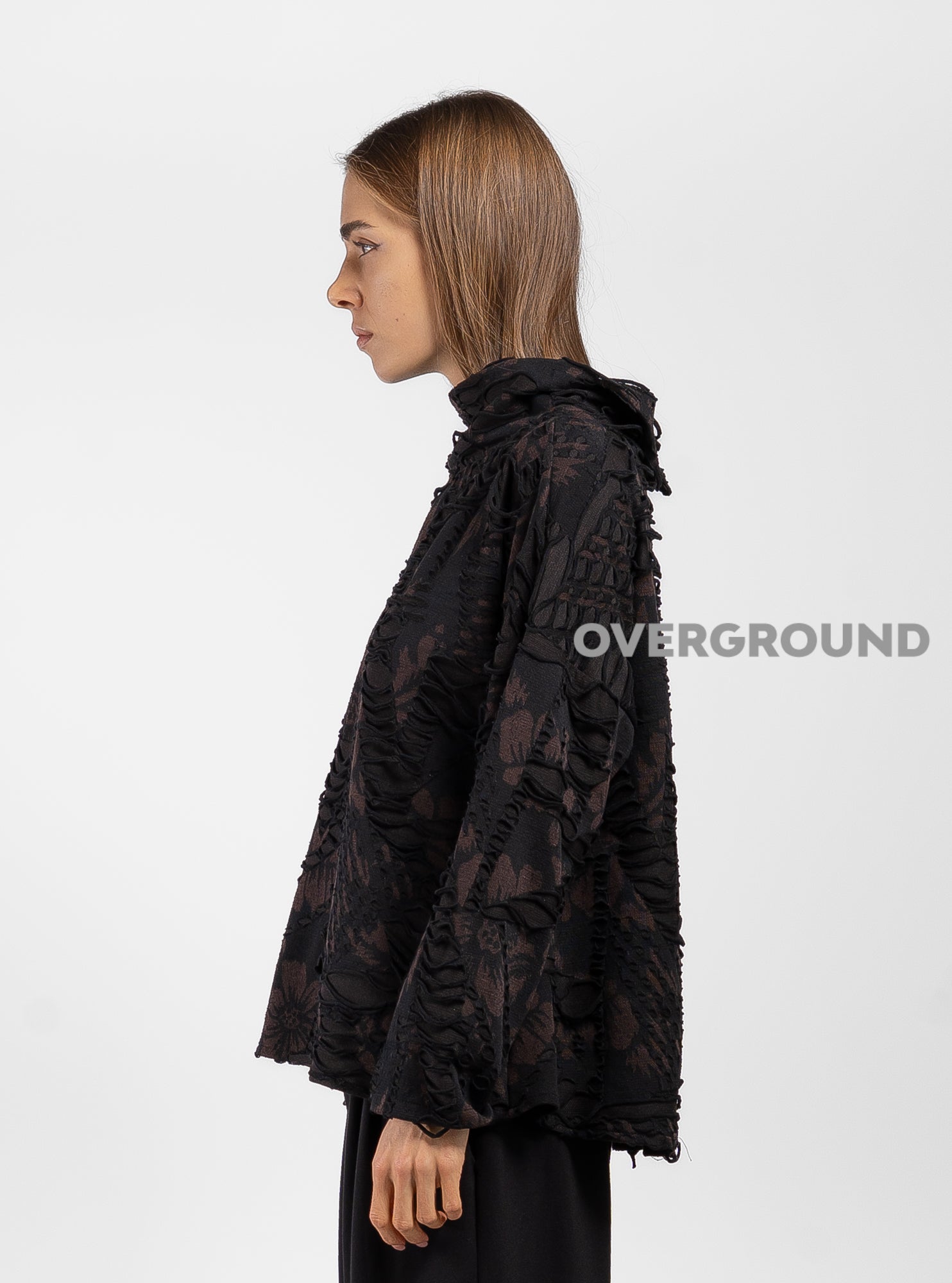 Blusa con collo a barca tessuto lavorato