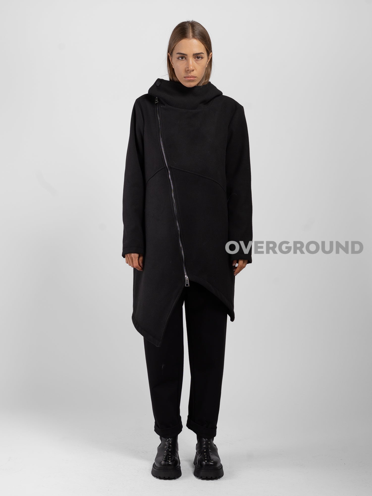 Giaccone con cerniera trasversale e bottone a chiudere Z