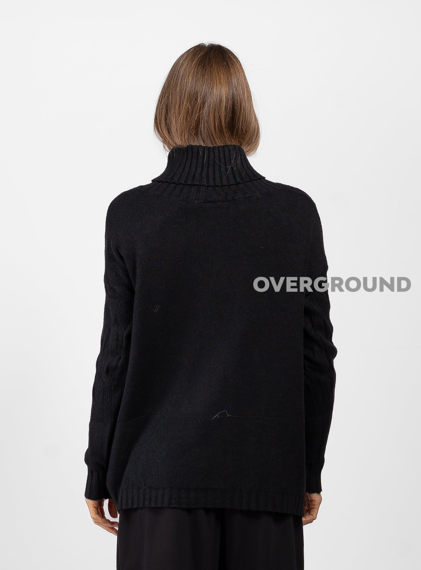 MAGLIONE LUNGO COLLO ALTO CON INTRECCIO