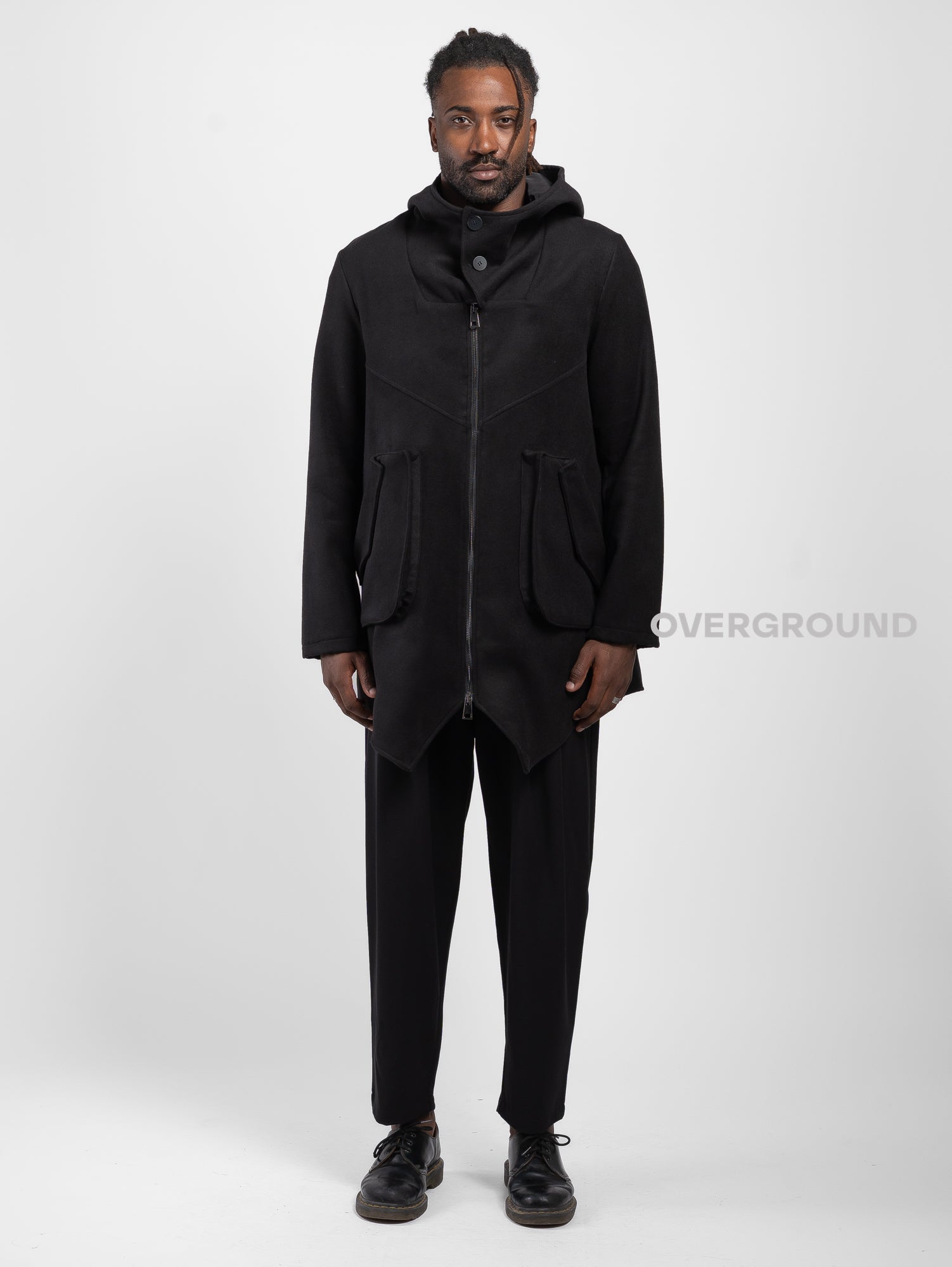 JACKET WITH TWO BUTTONS AND FRONT POCKETS