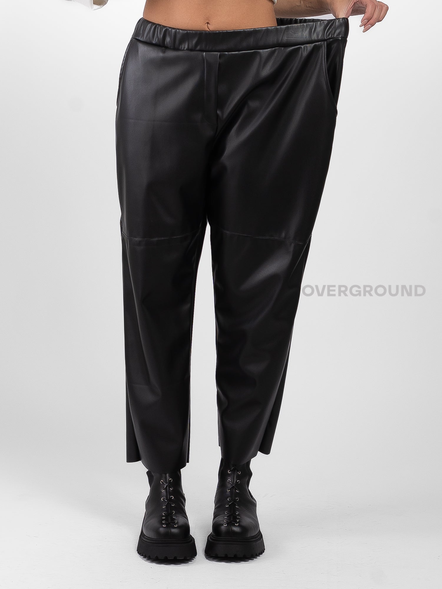 PANTALONE GAMBULE LARGO IN ECOPELLE CON CUCITURE DAVANTI - OVERGROUND STORE 