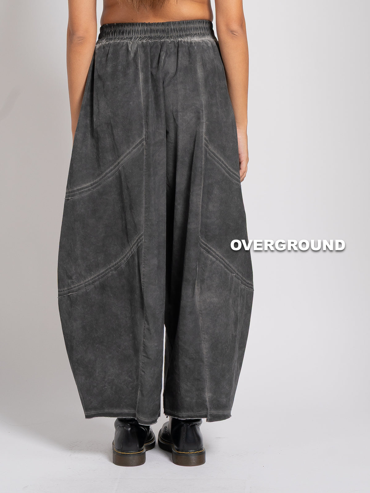 PANTALONE OVER GAMBULE LARGO CON CUCITURE